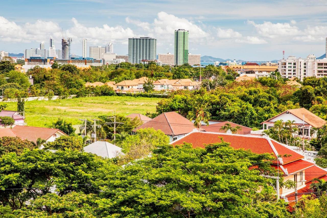The Rizin Hotel Pattaya Exterior foto